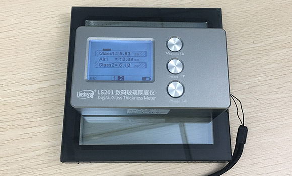数码玻璃测厚仪LS201测量玻璃