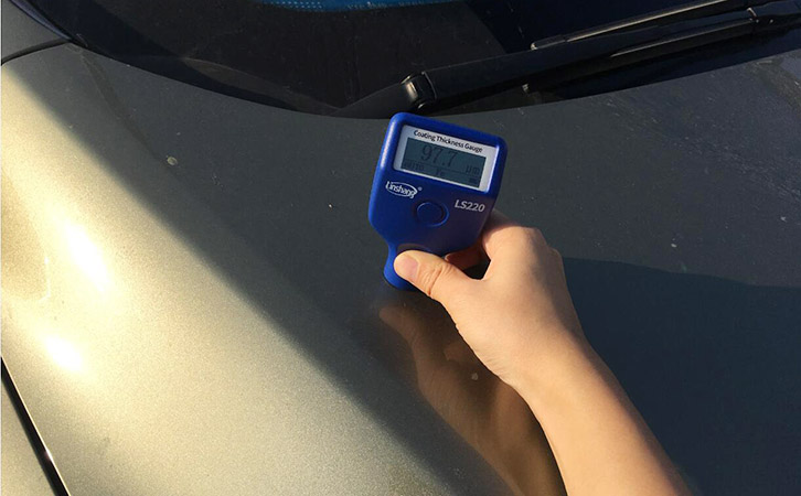 涂层测厚仪测量车漆涂层厚度